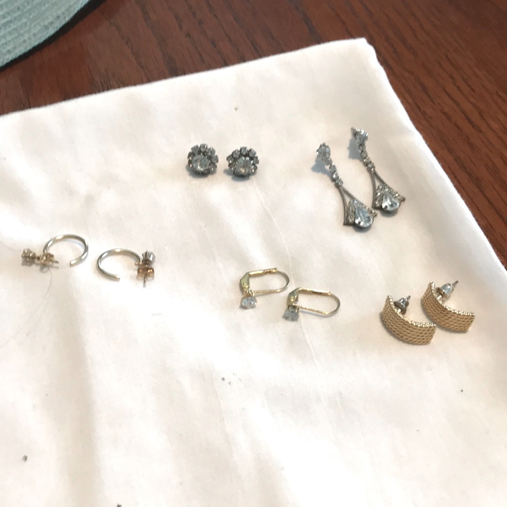 5 pair of dressy earrings